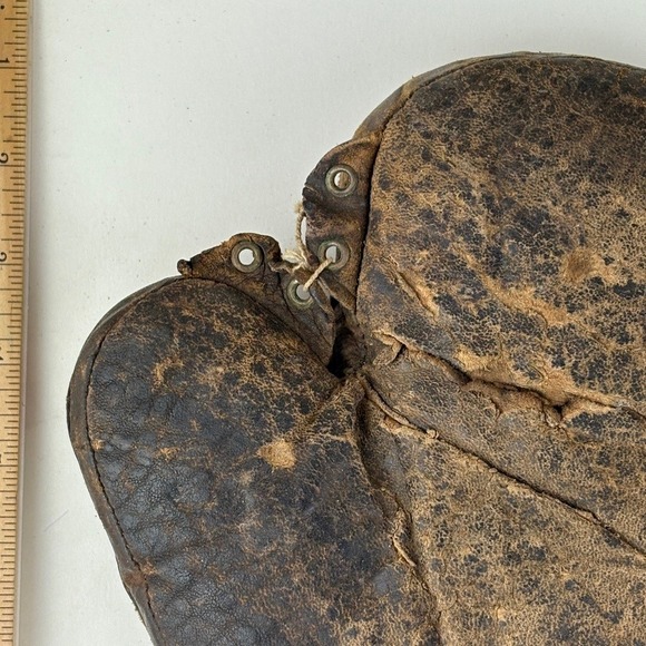 1920s Antique Leather Catcher's‎ Mitt Fully Paded Pillow Style - Picture 6 of 8